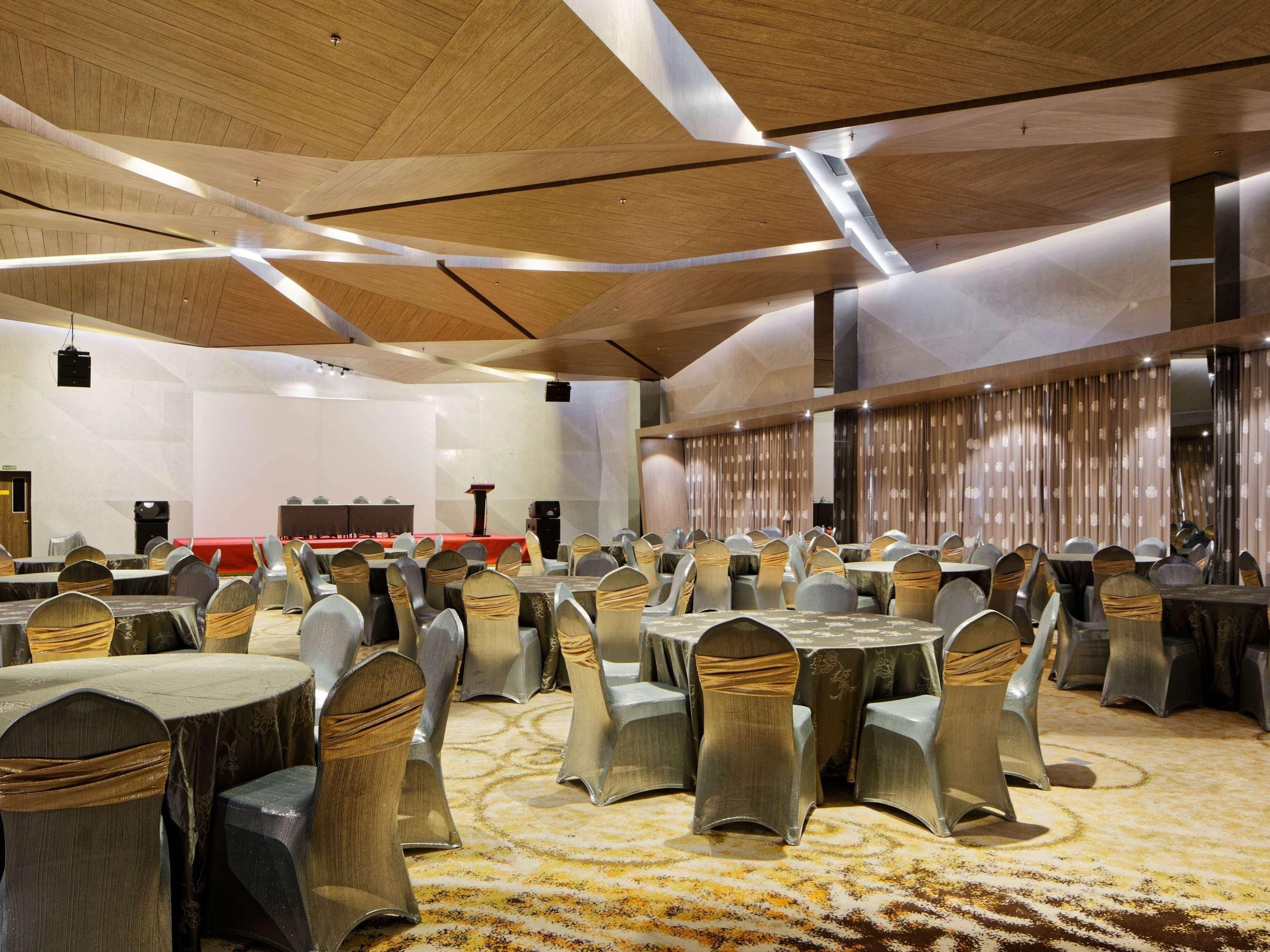 Ibis Styles Batam Nagoya Exterior foto