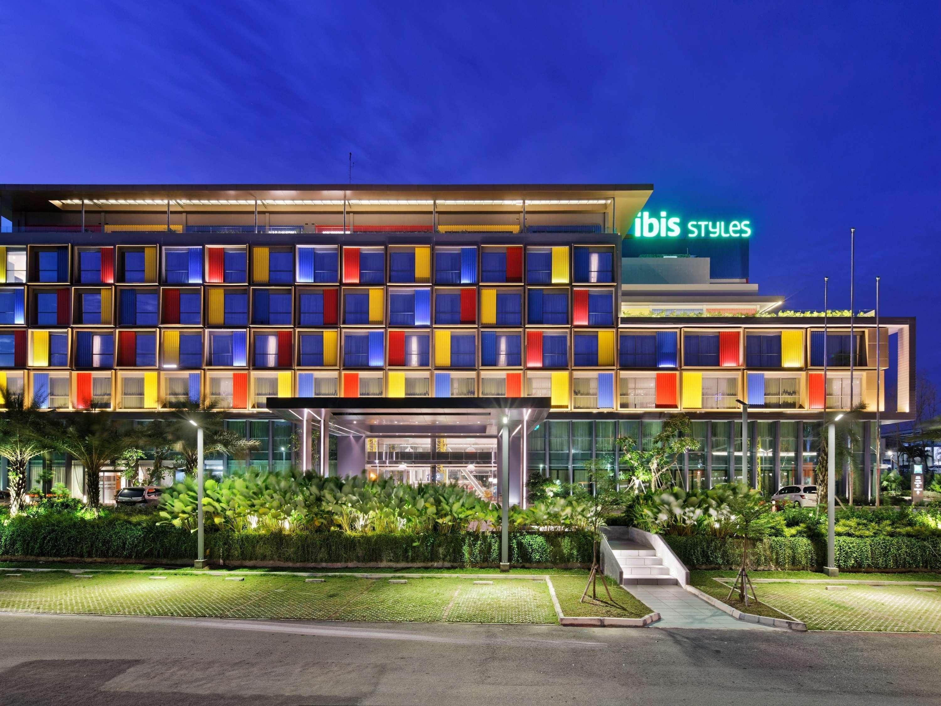 Ibis Styles Batam Nagoya Exterior foto