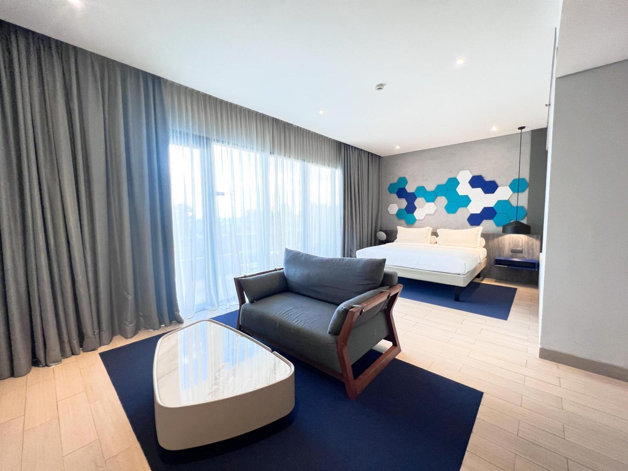 Ibis Styles Batam Nagoya Exterior foto