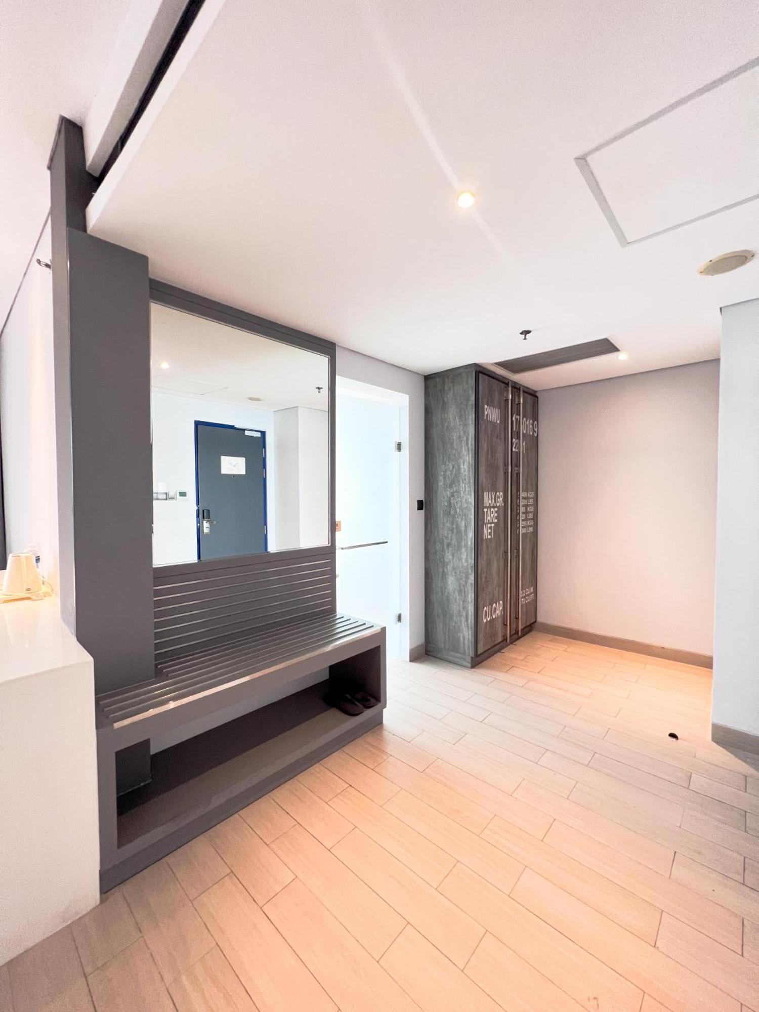 Ibis Styles Batam Nagoya Exterior foto