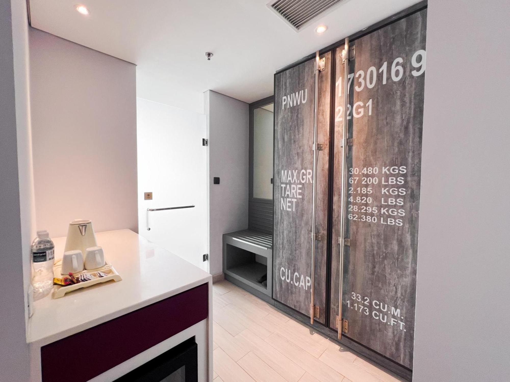 Ibis Styles Batam Nagoya Exterior foto